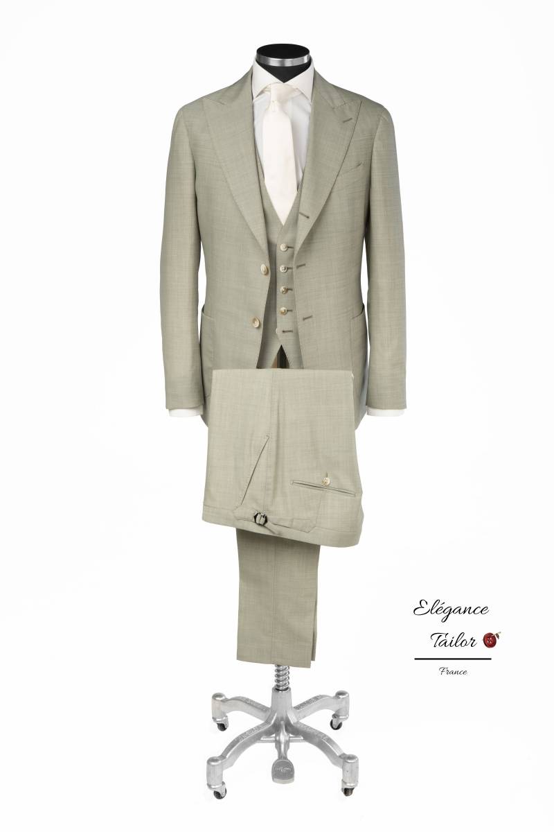 Costume blanc, vert ou bleu pour cérémonie sur mesure Aix-en-Provence 13