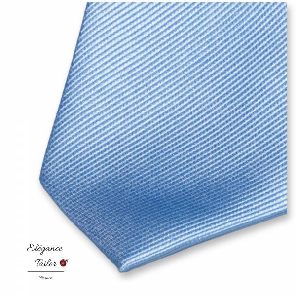 Cravate en soie Bleu Clair détaille de chez Elégance Tailor Toulon