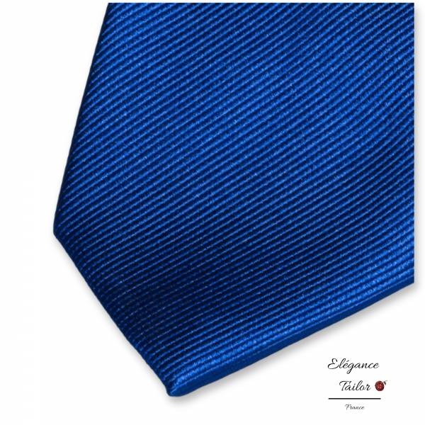 Cravate en soie bleu roi détalle de chez Elégance Tailor Toulon
