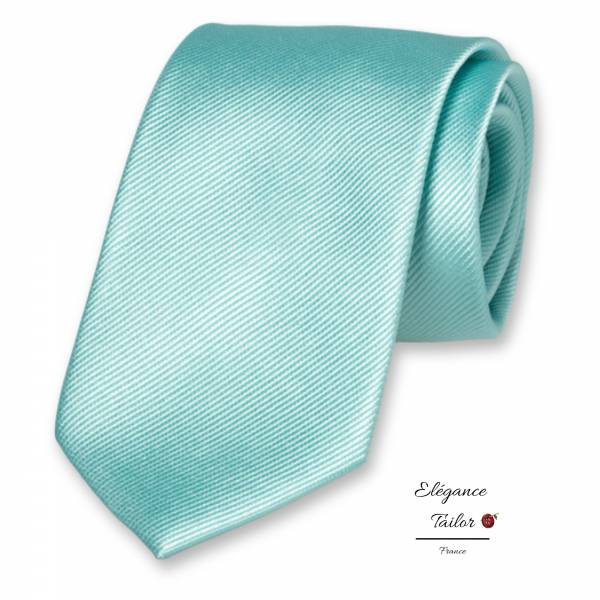Cravate en soie aqua  face de chez Elégance Tailor Toulon
