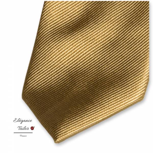 Cravate luxueuse en soie couleur Dorée de chez Elégance Tailor Toulon