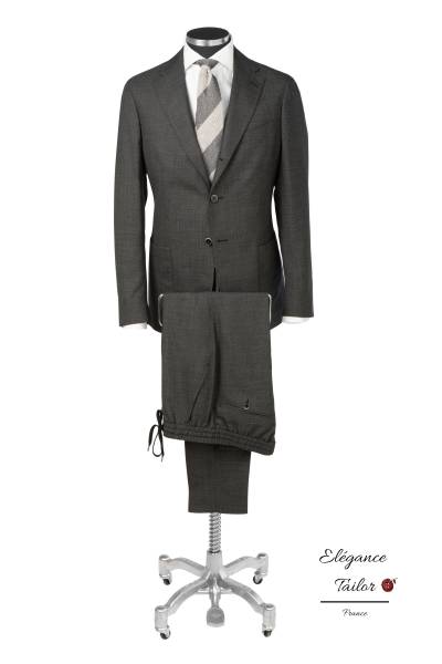 Costume homme 2 pièces gris foncé laine vierge d'Angelico de chez Elegance Tailor Toulon